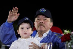 Desfile Policial “Unidad, Fuerza y Victorias” en la Avenida de Bolívar a Chávez