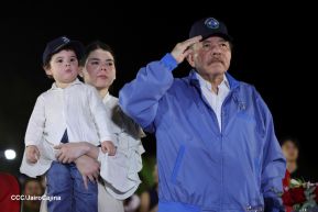 Desfile Policial “Unidad, Fuerza y Victorias” en la Avenida de Bolívar a Chávez