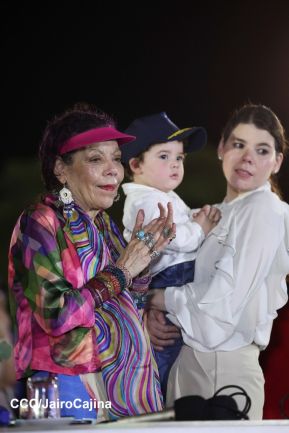 Desfile Policial “Unidad, Fuerza y Victorias” en la Avenida de Bolívar a Chávez