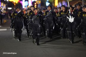 Desfile Policial “Unidad, Fuerza y Victorias” en la Avenida de Bolívar a Chávez