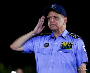 Desfile Policial “Unidad, Fuerza y Victorias” en la Avenida de Bolívar a Chávez