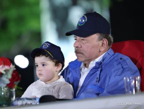 Desfile Policial “Unidad, Fuerza y Victorias” en la Avenida de Bolívar a Chávez