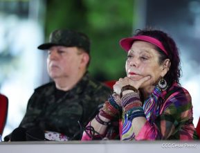 Desfile Policial “Unidad, Fuerza y Victorias” en la Avenida de Bolívar a Chávez