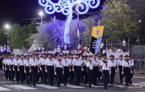Desfile Policial “Unidad, Fuerza y Victorias” en la Avenida de Bolívar a Chávez