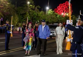 Desfile Policial “Unidad, Fuerza y Victorias” en la Avenida de Bolívar a Chávez