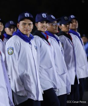 Desfile Policial “Unidad, Fuerza y Victorias” en la Avenida de Bolívar a Chávez