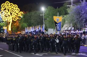 Desfile Policial “Unidad, Fuerza y Victorias” en la Avenida de Bolívar a Chávez
