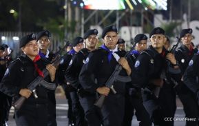 Desfile Policial “Unidad, Fuerza y Victorias” en la Avenida de Bolívar a Chávez