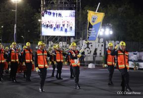 Desfile Policial “Unidad, Fuerza y Victorias” en la Avenida de Bolívar a Chávez