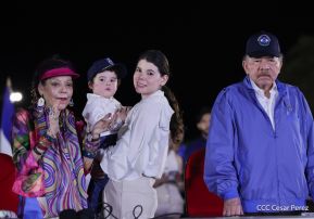 Desfile Policial “Unidad, Fuerza y Victorias” en la Avenida de Bolívar a Chávez