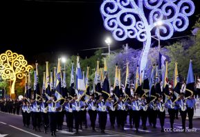Desfile Policial “Unidad, Fuerza y Victorias” en la Avenida de Bolívar a Chávez