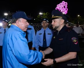 Desfile Policial “Unidad, Fuerza y Victorias” en la Avenida de Bolívar a Chávez