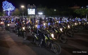 Desfile Policial “Unidad, Fuerza y Victorias” en la Avenida de Bolívar a Chávez