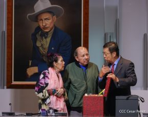 Copresidentes de Nicaragua despiden al Embajador de la República Popular China, Compañero Chen Xi