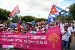 Familias nicaragüenses participan en Caminata por la Unidad y los Valores Familiares