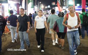 Familias de Managua disfrutan de la Feria Ganadera Navidad 2025