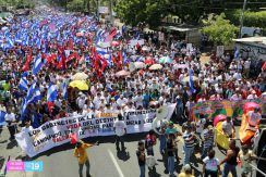 Familias nicaragüenses participan en Caminata por la Unidad y los Valores Familiares