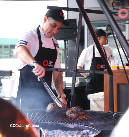 Familias de Managua disfrutan de la Feria Ganadera Navidad 2025