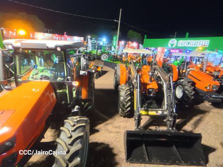 Familias de Managua disfrutan de la Feria Ganadera Navidad 2025