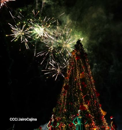 Familias de Managua disfrutan de la Feria Ganadera Navidad 2025