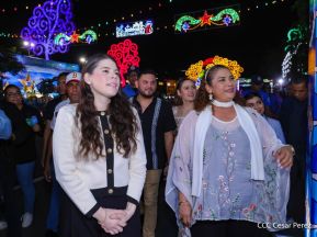 Inauguración de altares en honor a la Inmaculada Concepción de María en la Avenida de Bolívar a Chávez