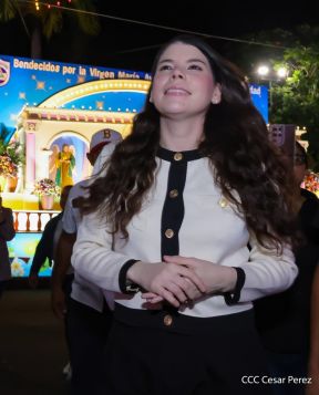 Inauguración de altares en honor a la Inmaculada Concepción de María en la Avenida de Bolívar a Chávez