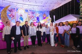 Inauguración de altares en honor a la Inmaculada Concepción de María en la Avenida de Bolívar a Chávez