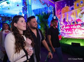 Inauguración de altares en honor a la Inmaculada Concepción de María en la Avenida de Bolívar a Chávez