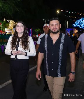 Inauguración de altares en honor a la Inmaculada Concepción de María en la Avenida de Bolívar a Chávez