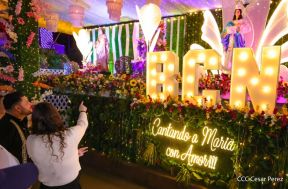 Inauguración de altares en honor a la Inmaculada Concepción de María en la Avenida de Bolívar a Chávez