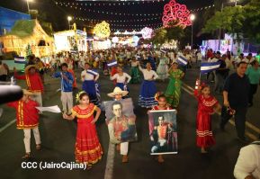 Jóvenes nicaragüenses rinden homenaje a Simón Bolívar con caminata y concierto en Managua
