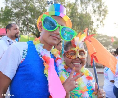 Juventud camina en Amor, Paz y Vida hacia Nuevos Tiempos