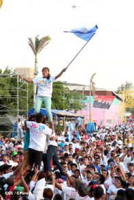 Juventud camina en Amor, Paz y Vida hacia Nuevos Tiempos