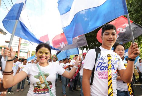 Juventud camina en Amor, Paz y Vida hacia Nuevos Tiempos
