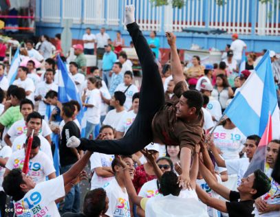 Juventud camina en Amor, Paz y Vida hacia Nuevos Tiempos