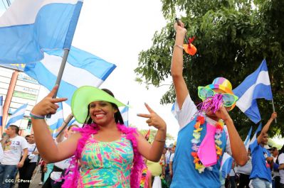Juventud camina en Amor, Paz y Vida hacia Nuevos Tiempos