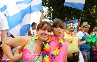 Juventud camina en Amor, Paz y Vida hacia Nuevos Tiempos