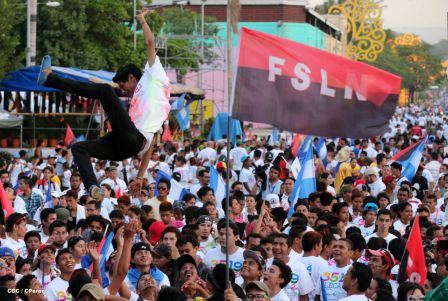 Juventud camina en Amor, Paz y Vida hacia Nuevos Tiempos