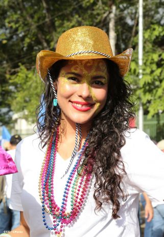 Juventud camina en Amor, Paz y Vida hacia Nuevos Tiempos