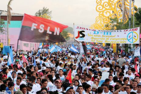 Juventud camina en Amor, Paz y Vida hacia Nuevos Tiempos