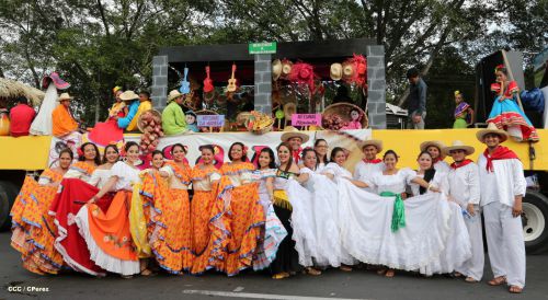 Juventud camina en Amor, Paz y Vida hacia Nuevos Tiempos