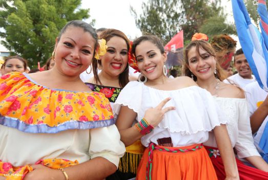 Juventud camina en Amor, Paz y Vida hacia Nuevos Tiempos