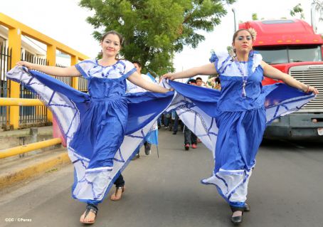 Juventud camina en Amor, Paz y Vida hacia Nuevos Tiempos