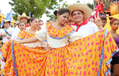 Juventud camina en Amor, Paz y Vida hacia Nuevos Tiempos