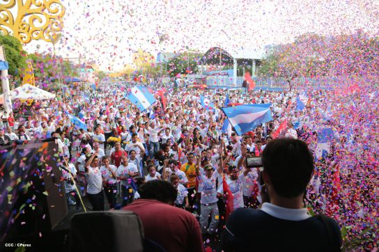 Juventud camina en Amor, Paz y Vida hacia Nuevos Tiempos