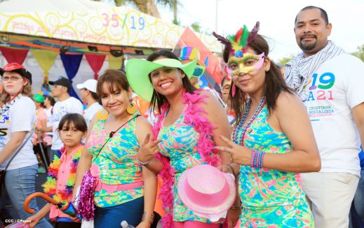 Juventud camina en Amor, Paz y Vida hacia Nuevos Tiempos