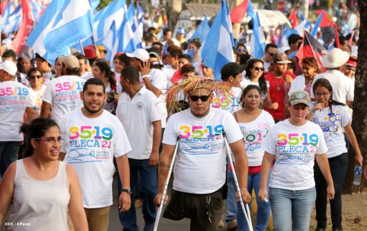 Juventud camina en Amor, Paz y Vida hacia Nuevos Tiempos