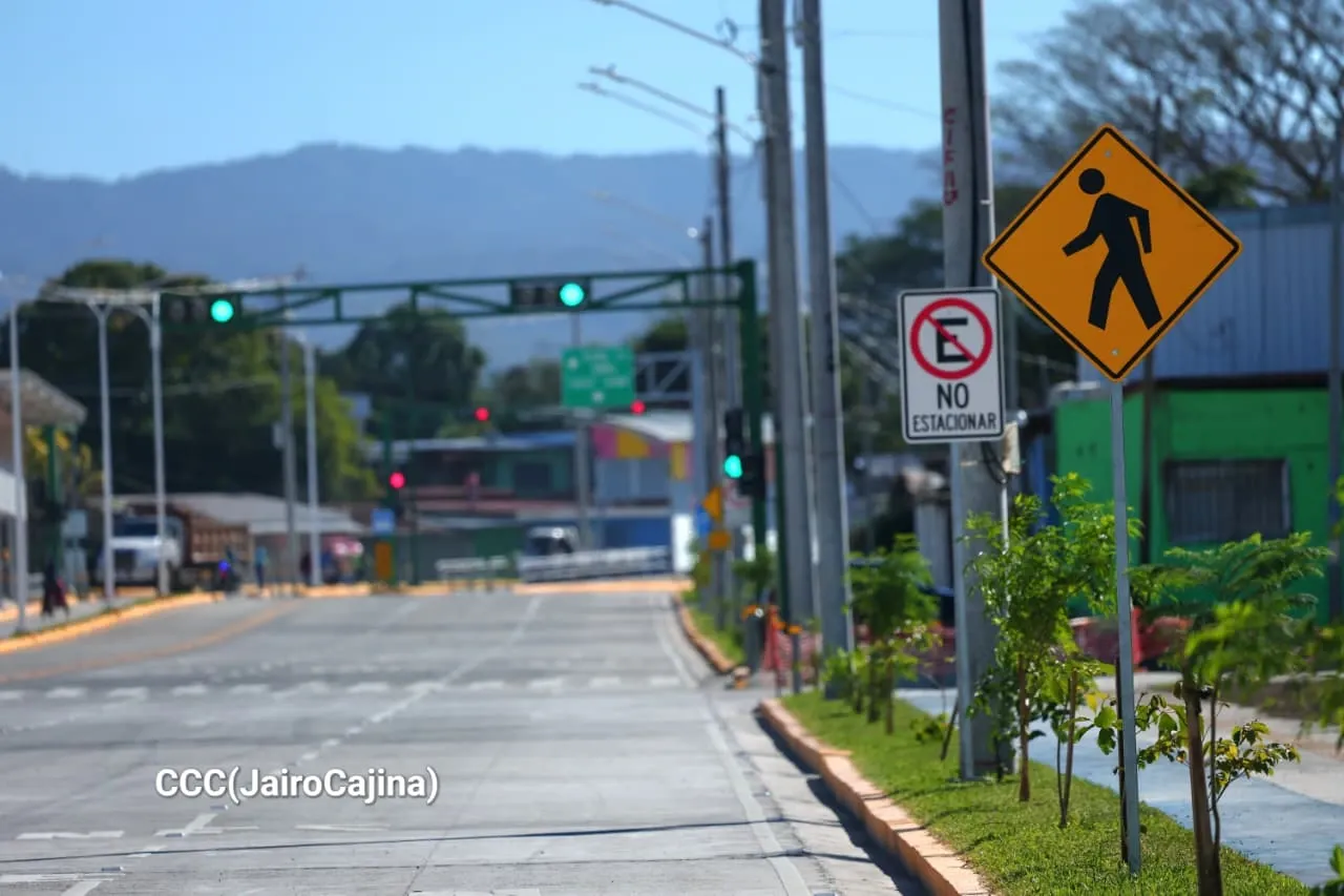 Entrega del Tramo Cuatro de la Pista Héroes de la Insurrección