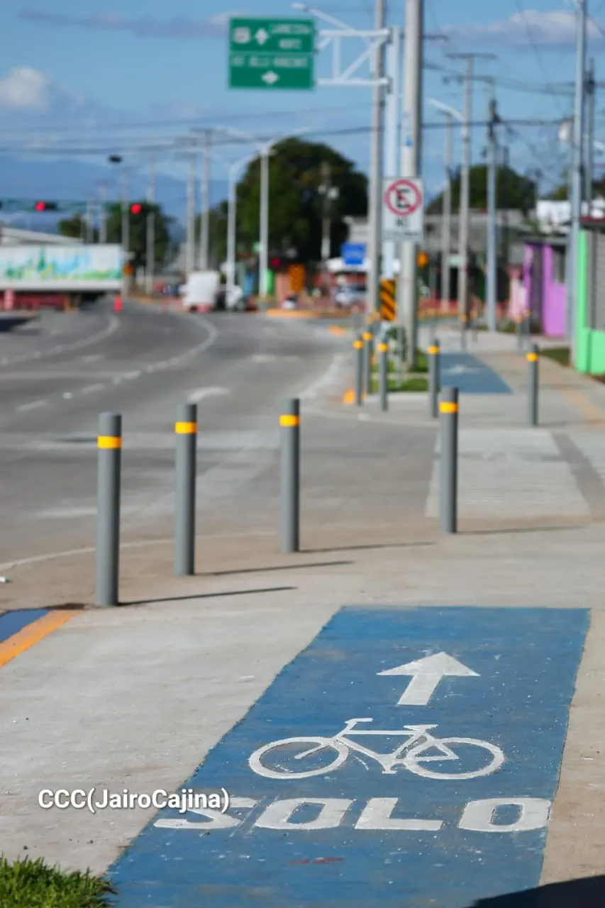 Entrega del Tramo Cuatro de la Pista Héroes de la Insurrección