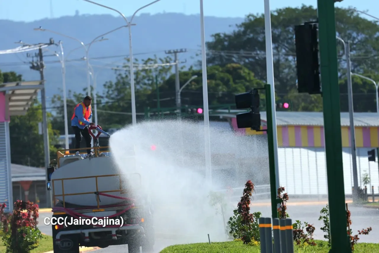 Entrega del Tramo Cuatro de la Pista Héroes de la Insurrección
